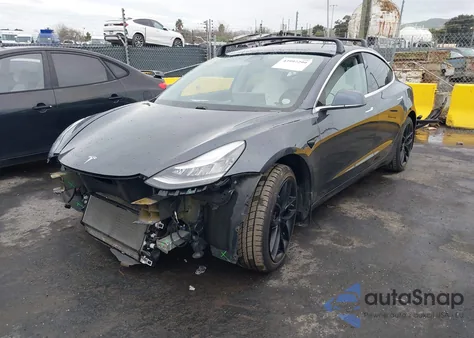 2019 Tesla Model 3 Long Range/Performance из США, поврежденный, VIN 5YJ3E1EB4KF213701